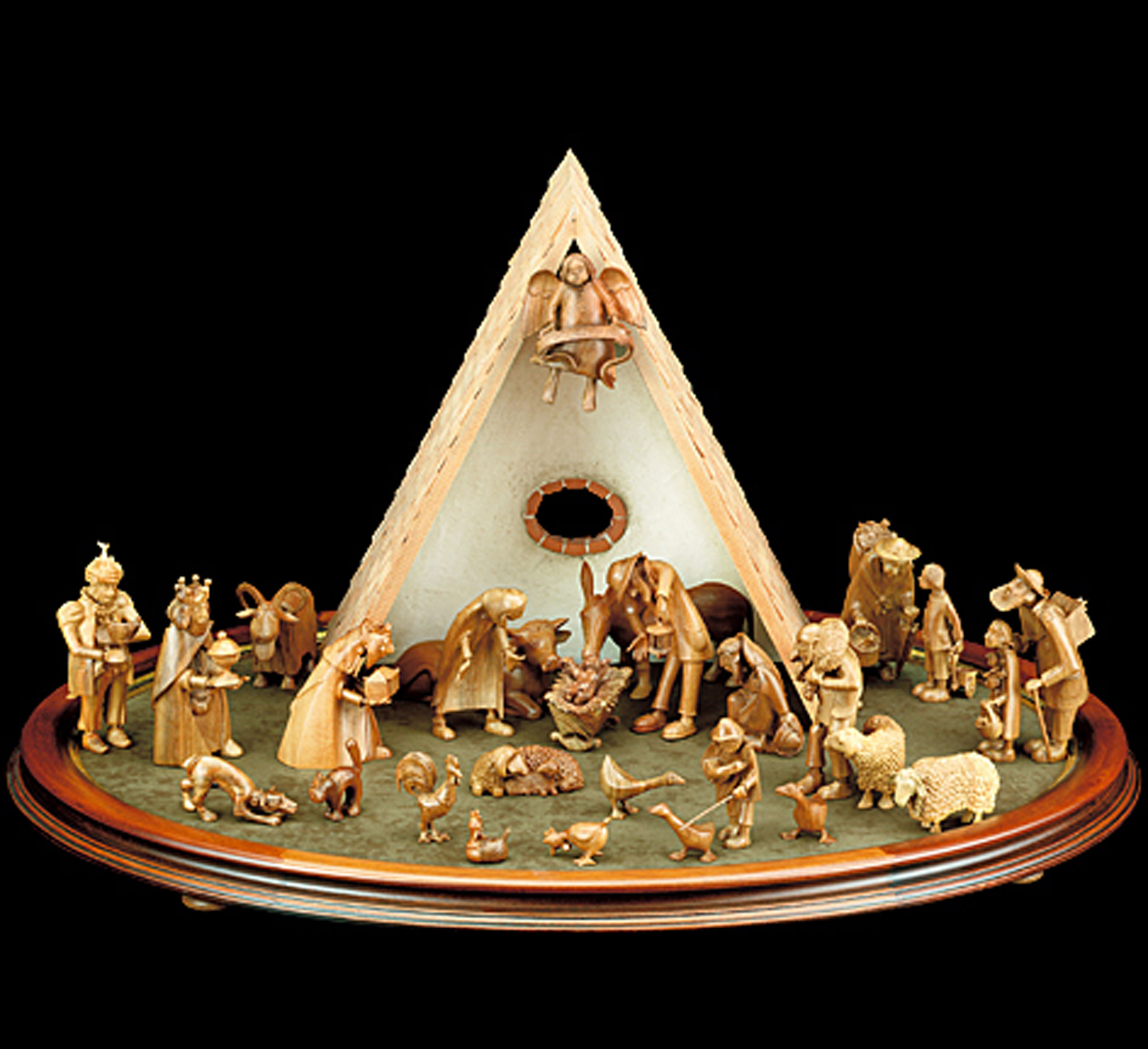 Set of 26 pieces with landscape (Kastlunger Nativity)