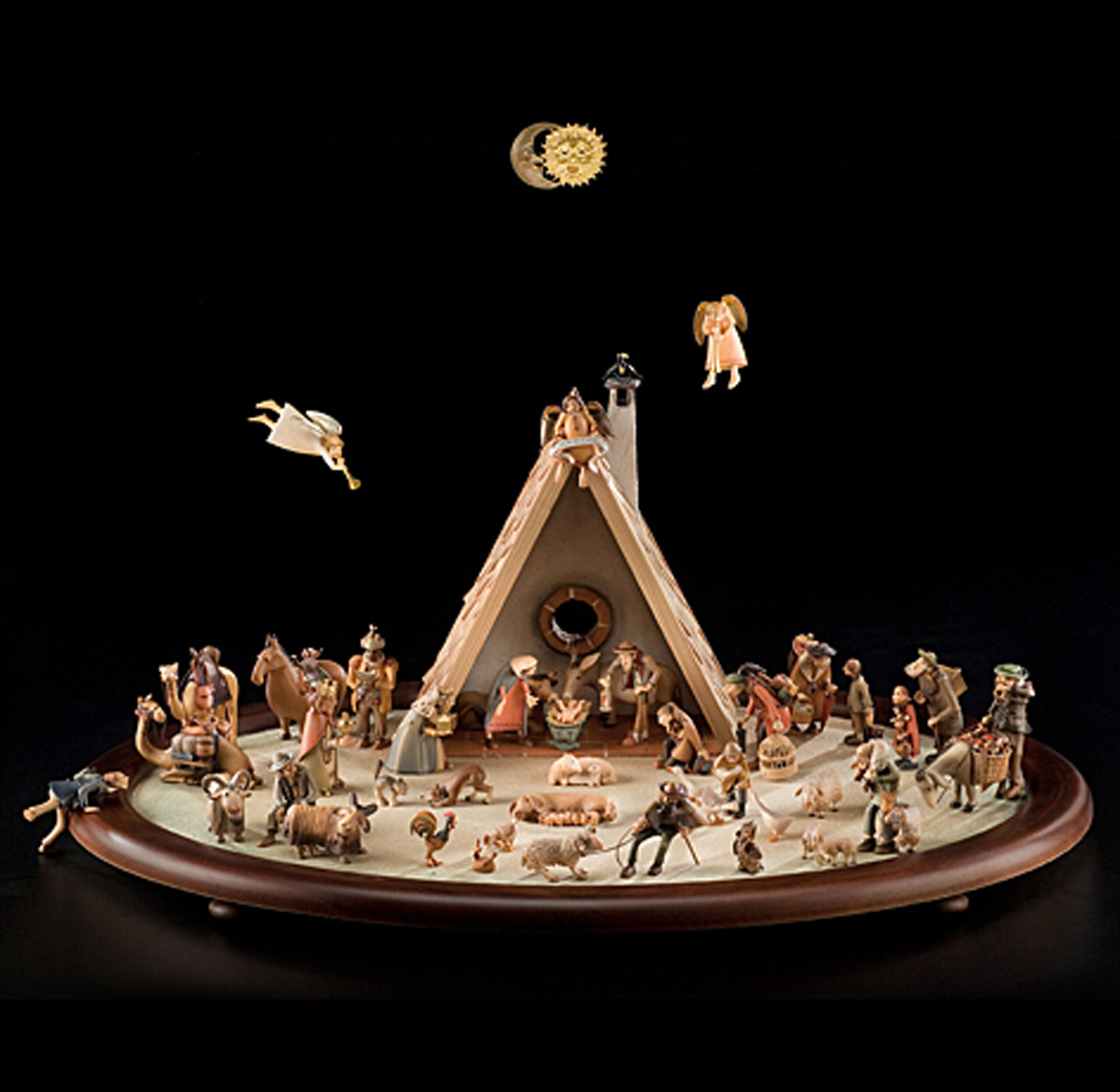 Complete set of 52 pieces + case (Kastlunger Nativity)