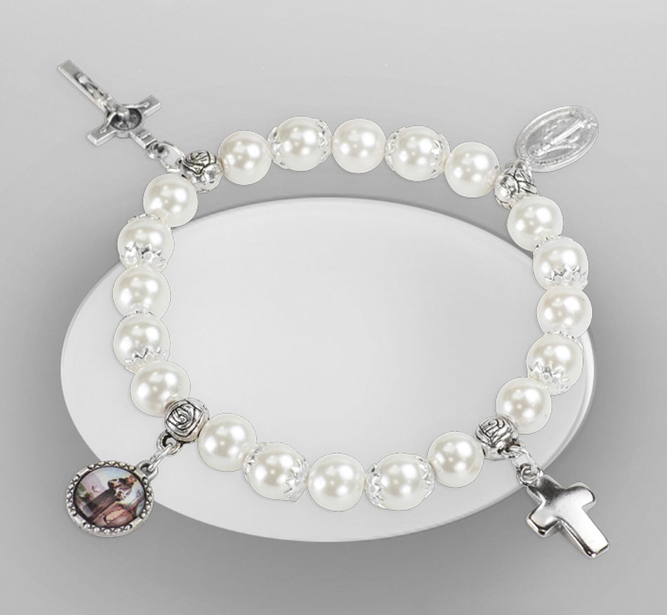 Bracelet with various motifs and Saint Francis, pearl crystal. Elastic