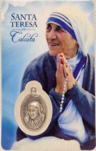 Estampa de Santa Teresa de Calcuta con medalla