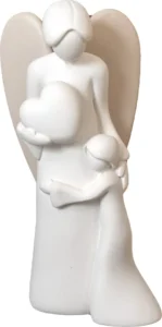 Angel con corazon y niña