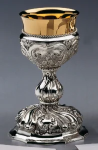 Cáliz cincelado y patena (Barroco)