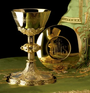 Chalice and Paten Evangelists, Crucifixion and Mother Mary (Gothic)