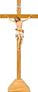 Crucifijo con cruz recta y base rectangular