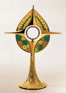 Monstrance chiselled