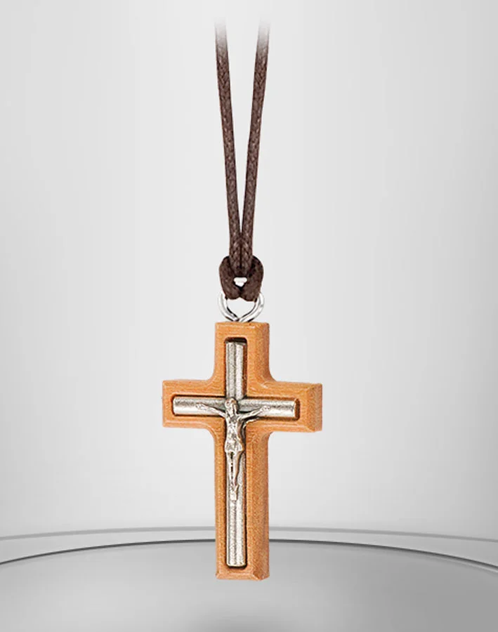 Cruz en madera de olivo y metal