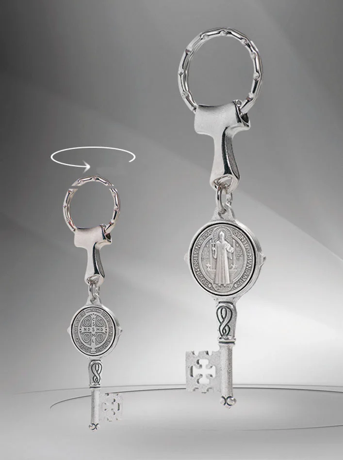 Llave de San Benito. Llavero de metal