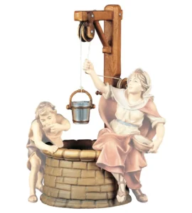 Well with bucket (Casales Nativity)