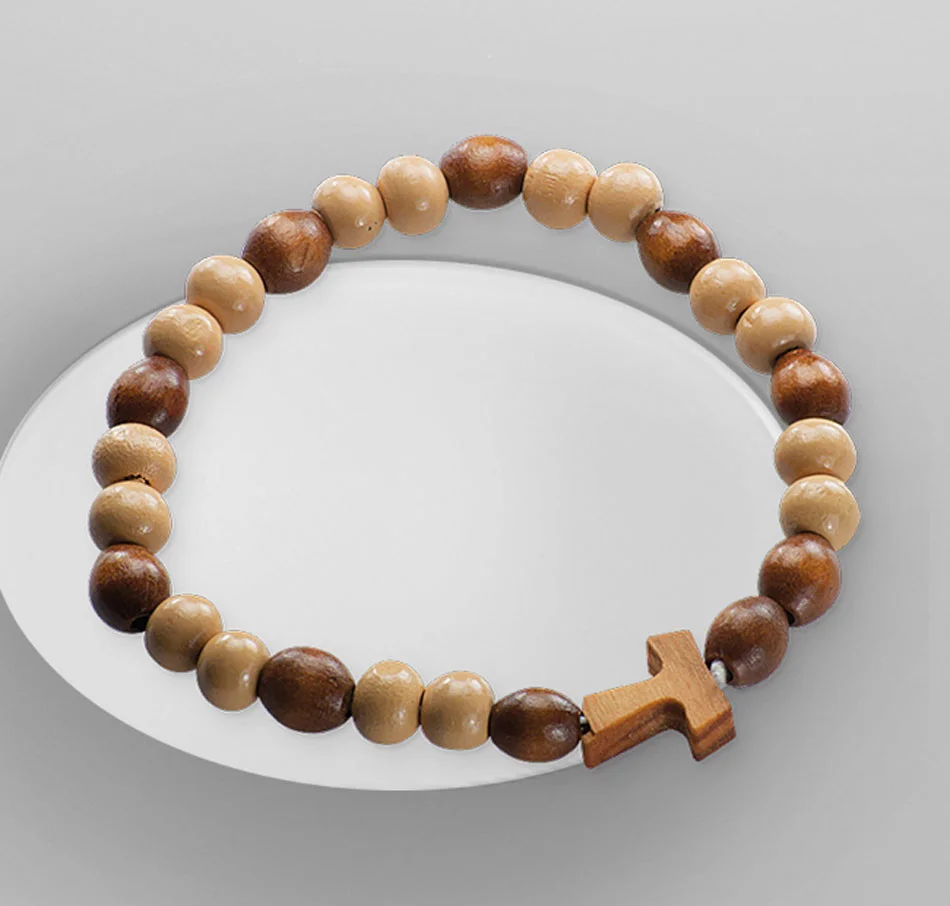 Pulsera de madera cruz de Tau. Elástico.