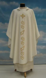 Casulla litúrgica con galón bordado
